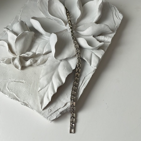 Napier Silver And Gold Tone Link Chain Bracelet - Picture 7 of 8